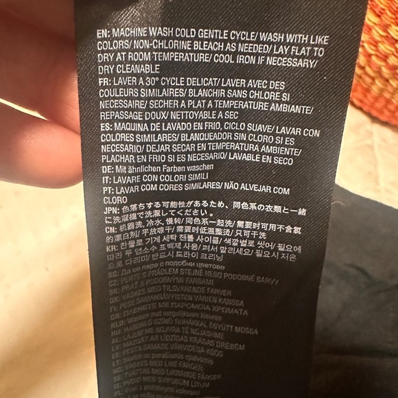 Volcom Black Hooded short sleeve shirt Size Medium Stylish & Comfy Summer layer - Picture 6 of 7